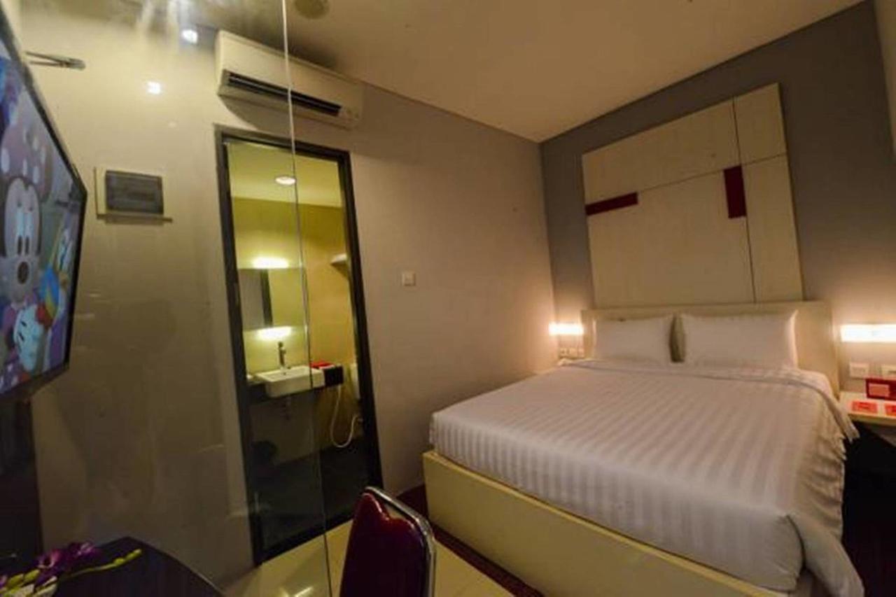 D'Hotel Джакарта Экстерьер фото