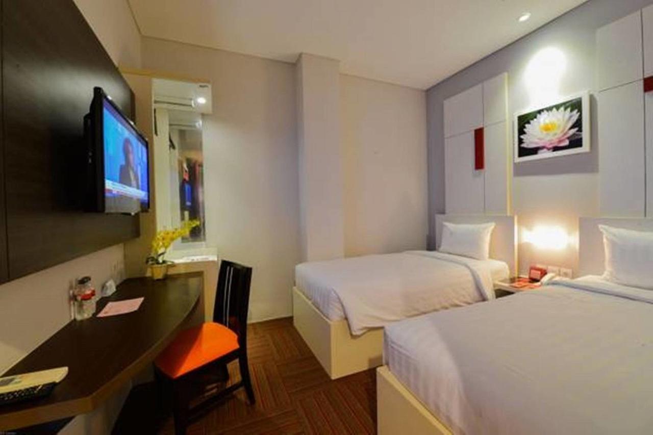 D'Hotel Джакарта Экстерьер фото