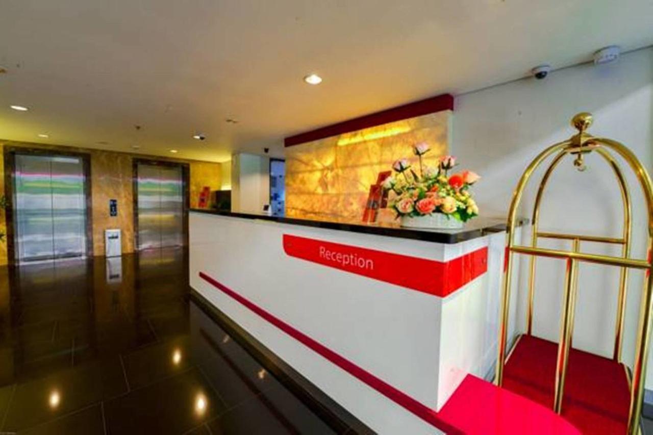 D'Hotel Джакарта Экстерьер фото