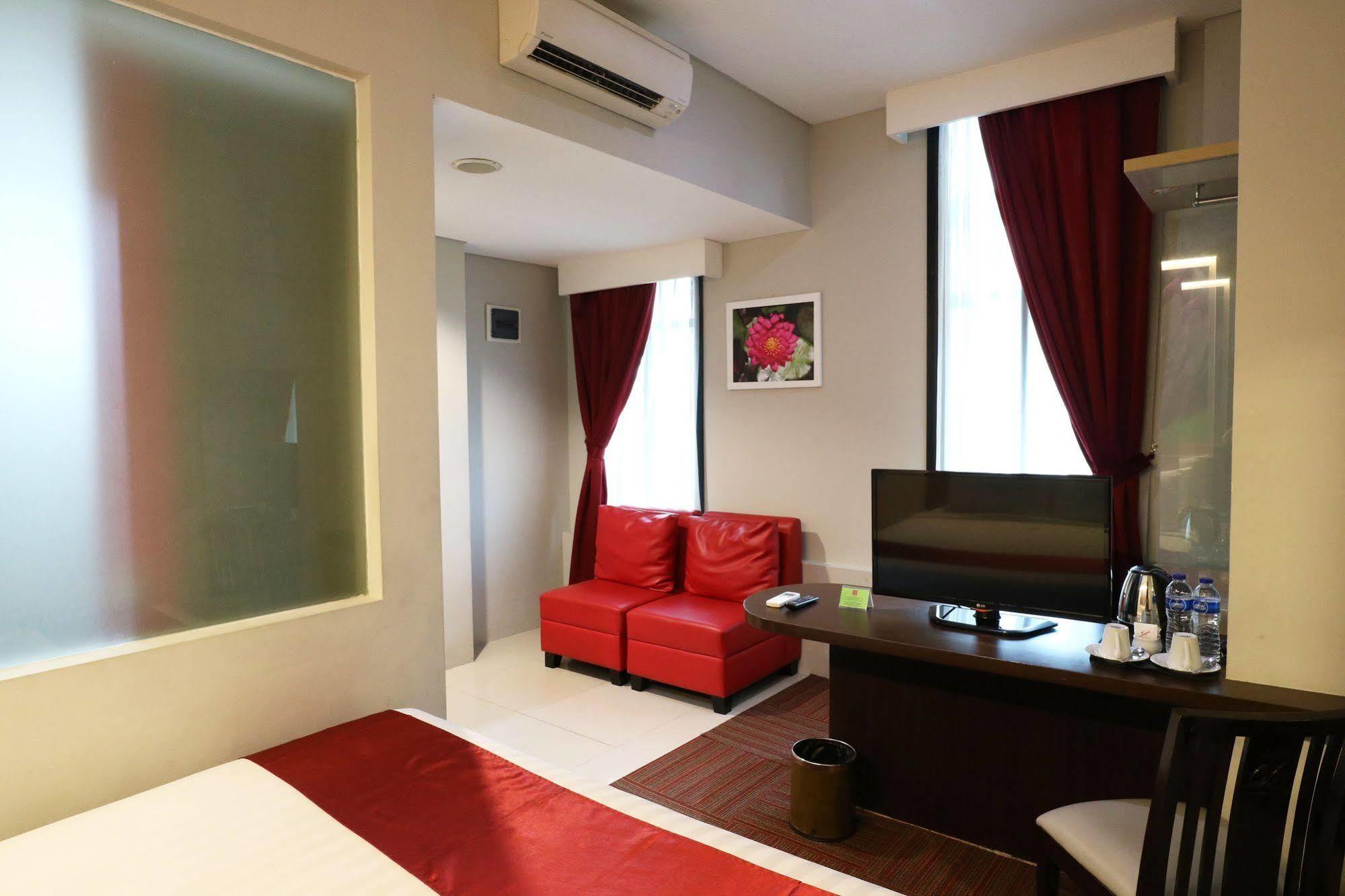 D'Hotel Джакарта Экстерьер фото