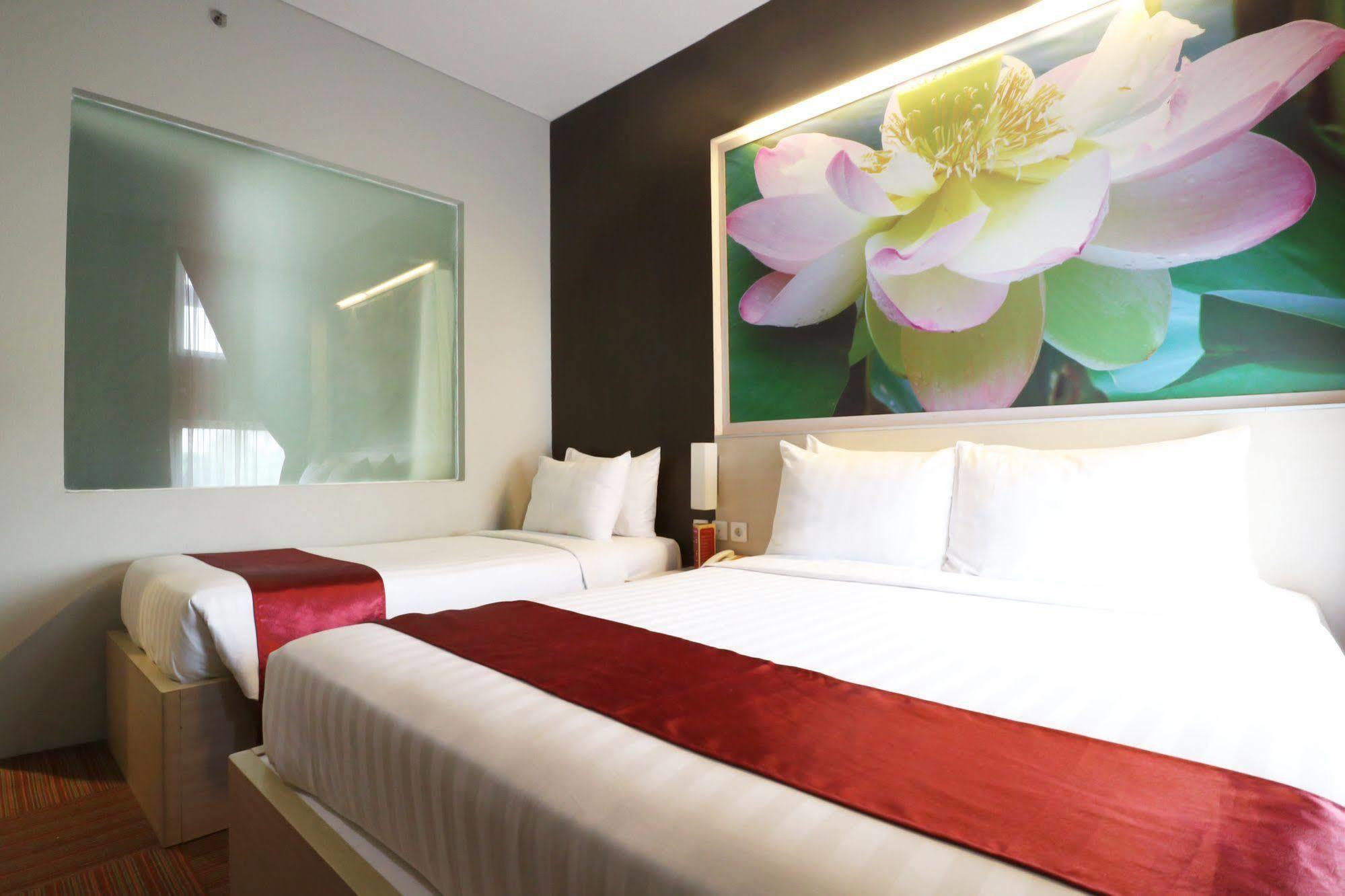 D'Hotel Джакарта Экстерьер фото