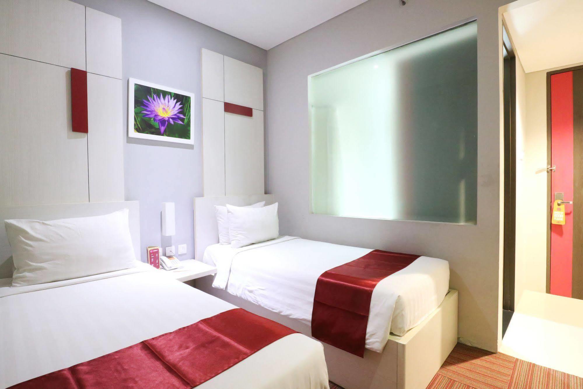 D'Hotel Джакарта Экстерьер фото