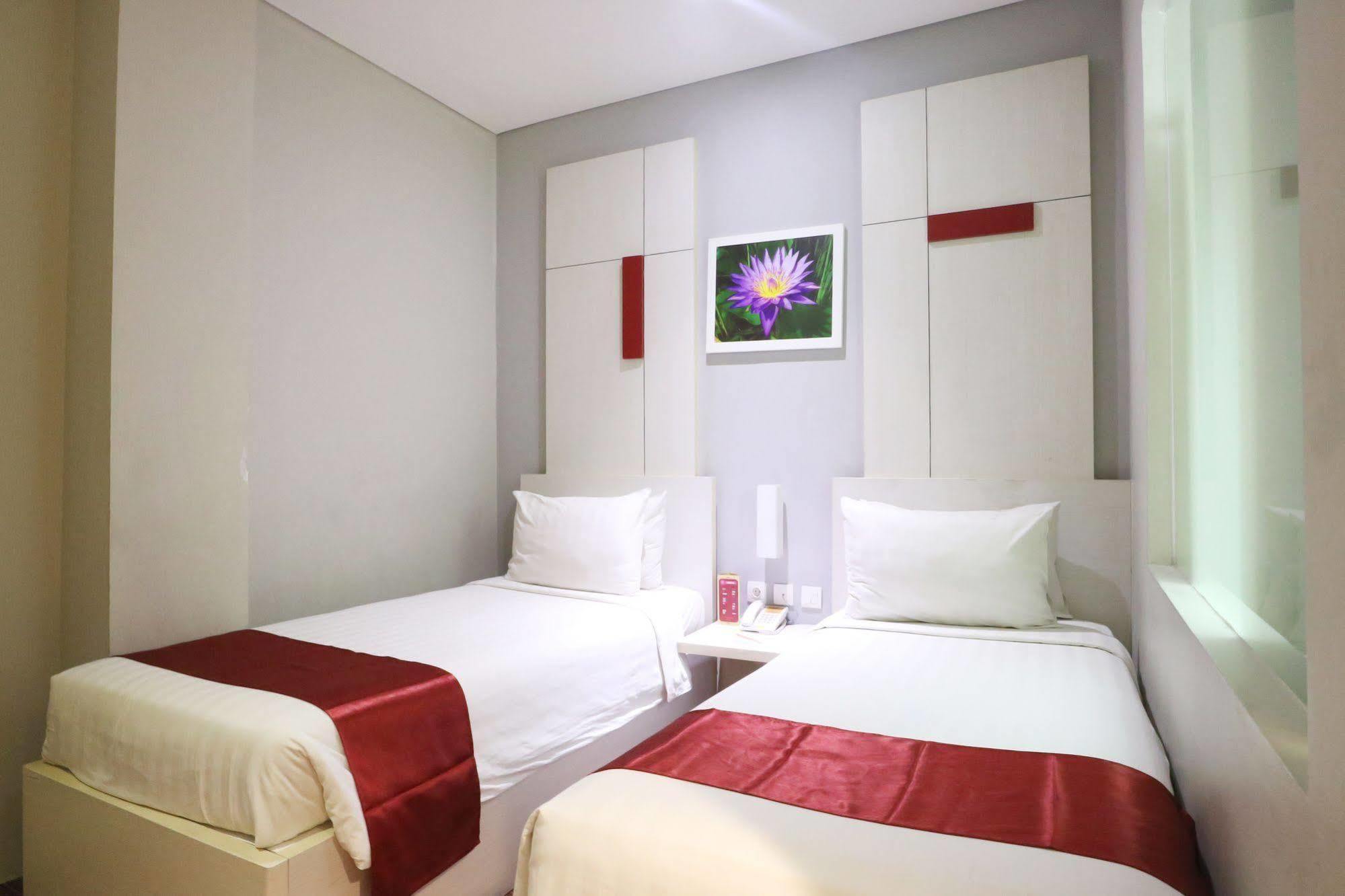 D'Hotel Джакарта Экстерьер фото