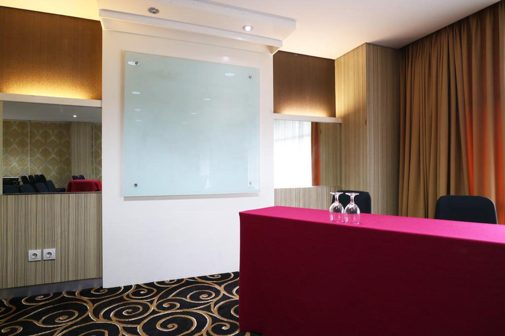 D'Hotel Джакарта Экстерьер фото